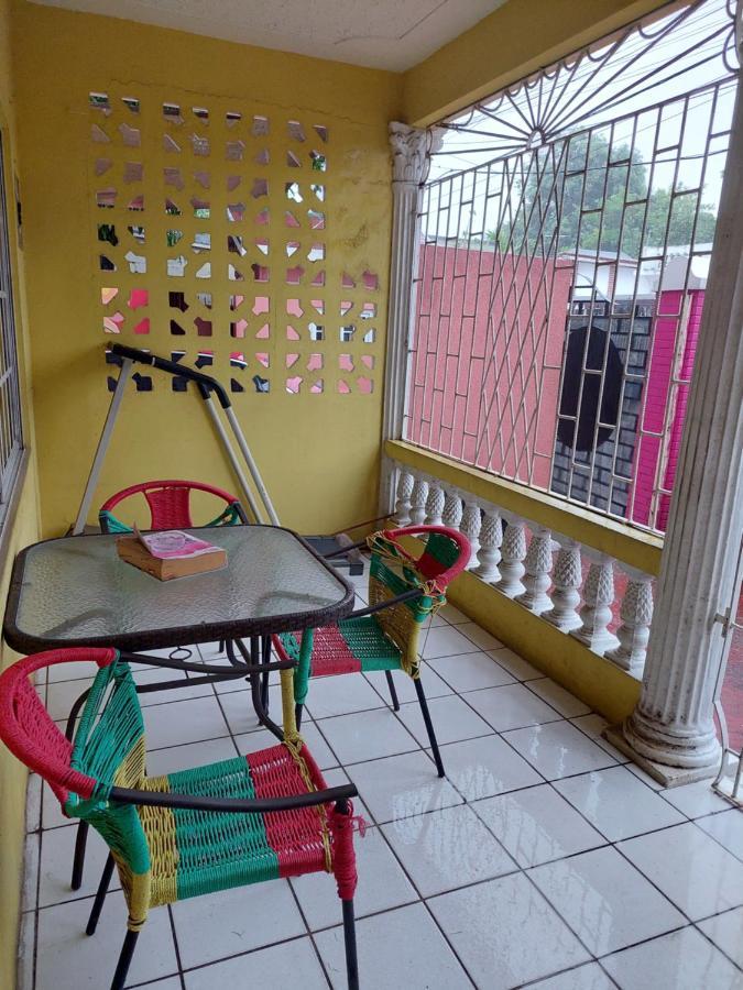 Dancehall Hostel Kingston Esterno foto