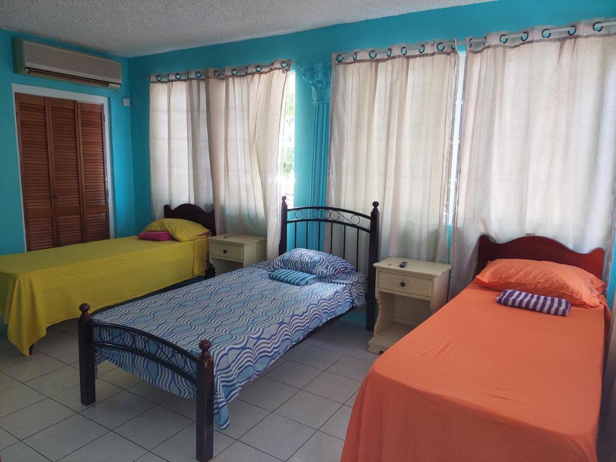 Dancehall Hostel Kingston Esterno foto