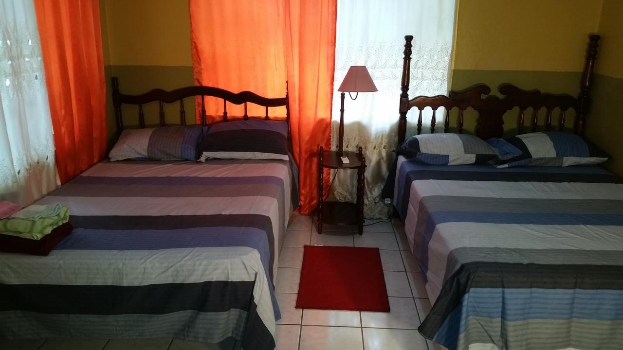 Dancehall Hostel Kingston Esterno foto