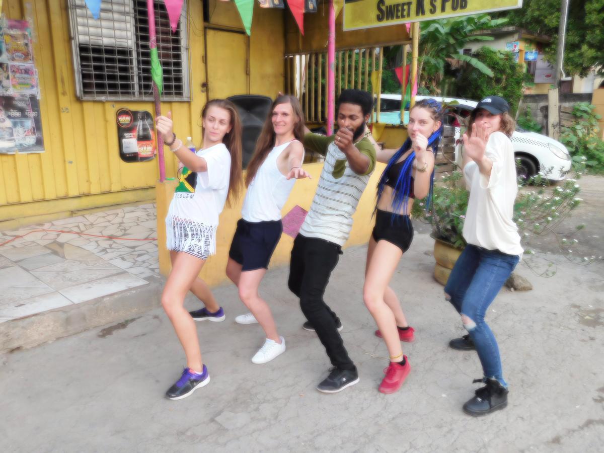 Dancehall Hostel Kingston Esterno foto