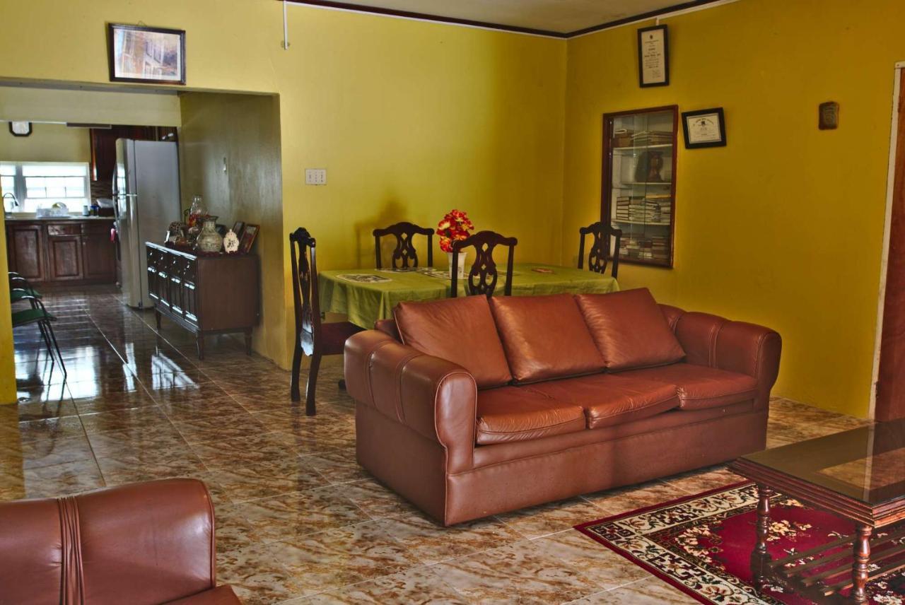 Dancehall Hostel Kingston Esterno foto